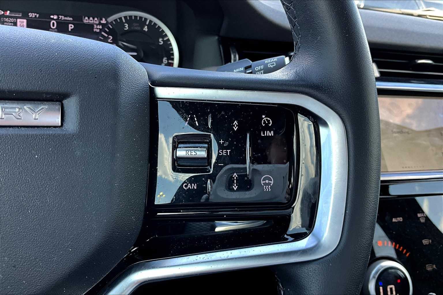 Thumbnail: 2023 Land Rover Discovery Sport - 20