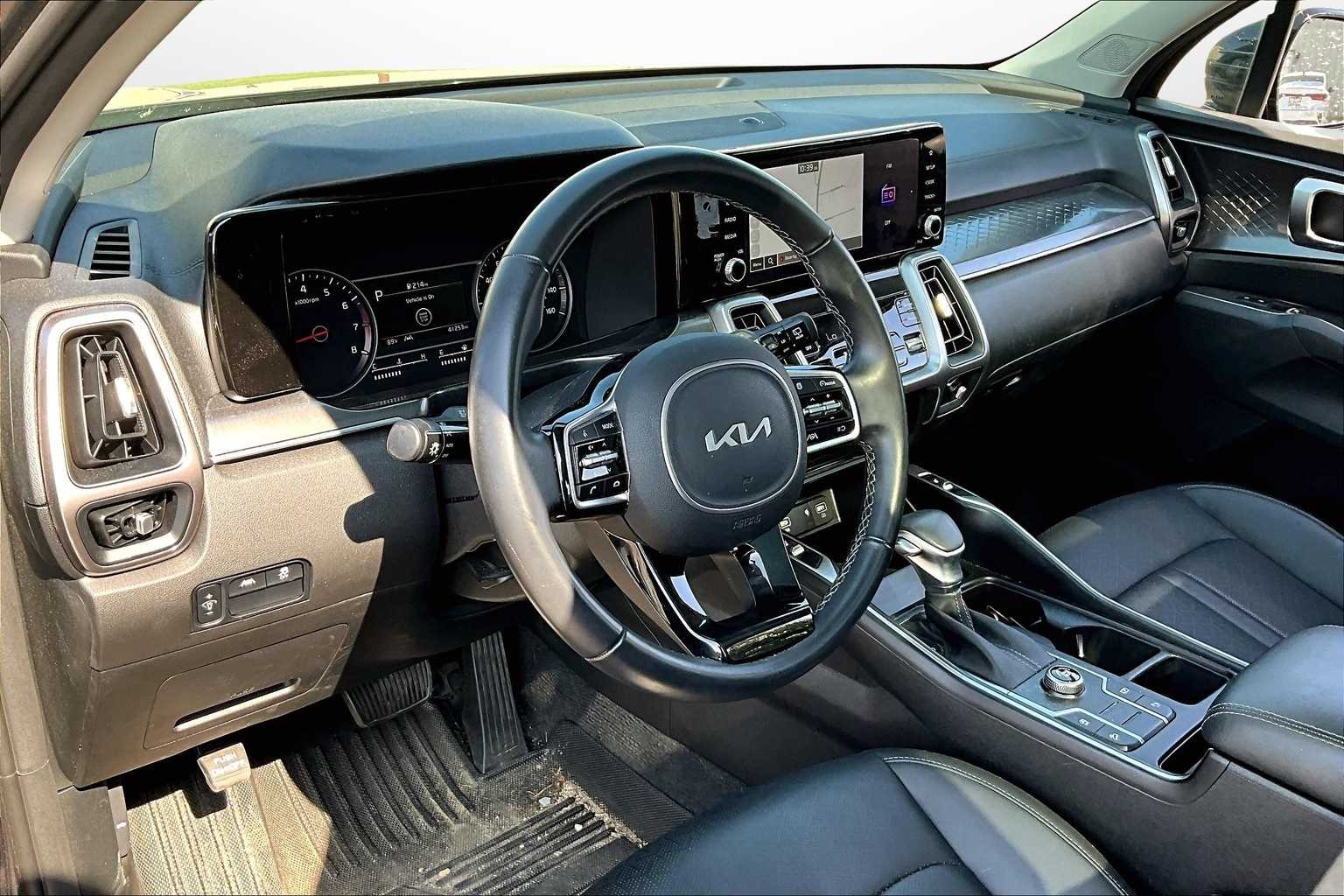 Thumbnail: 2023 Kia Sorento - 12
