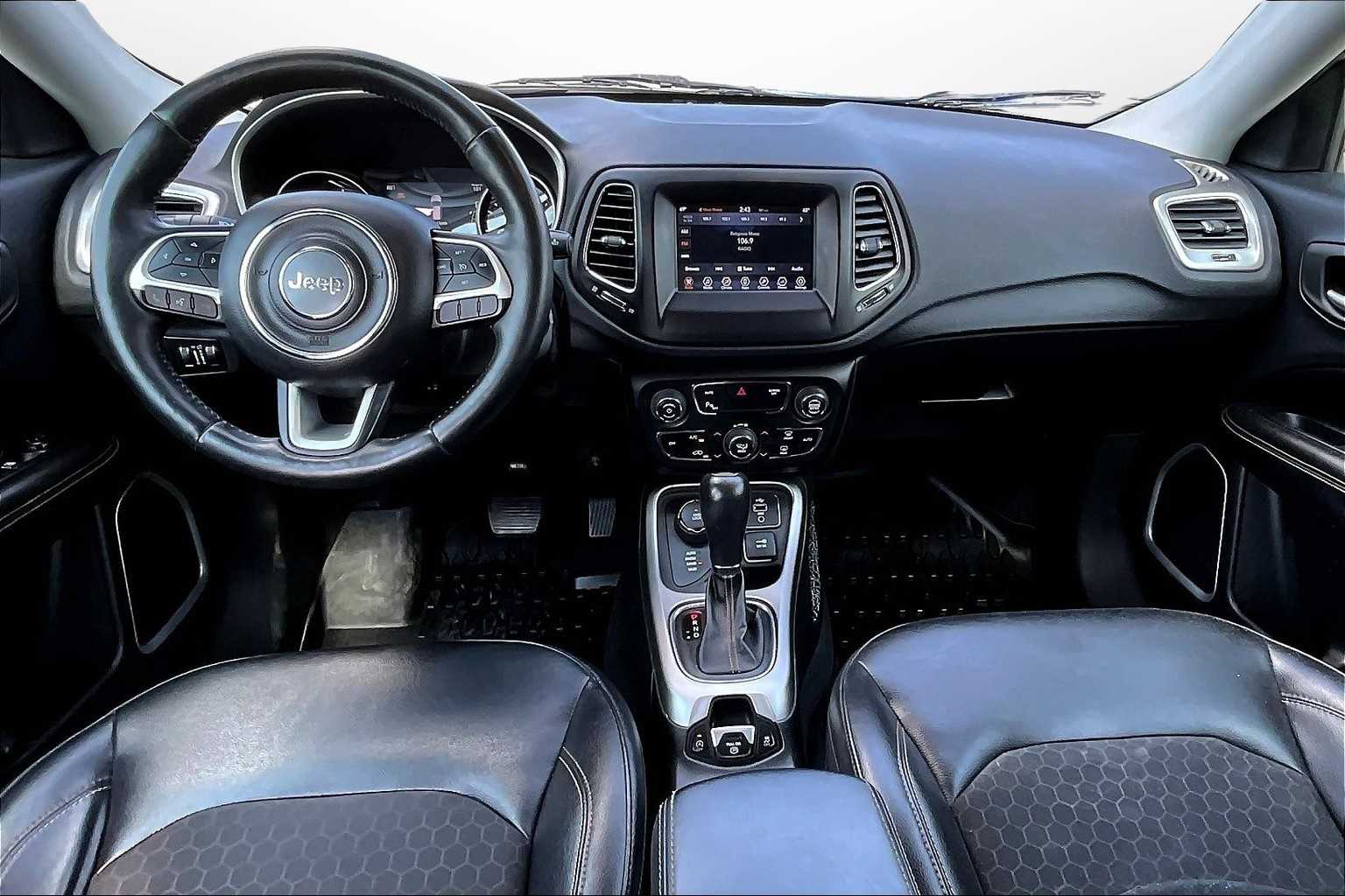 Thumbnail: 2018 Jeep Compass - 14