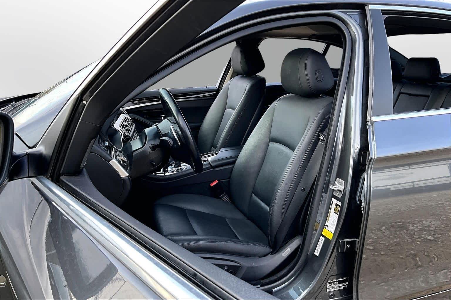 Thumbnail: 2016 BMW 5 Series - 26