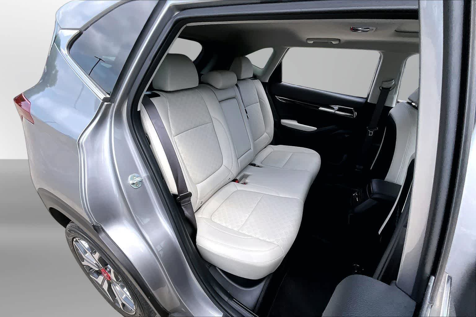 Thumbnail: 2022 Kia Seltos - 26