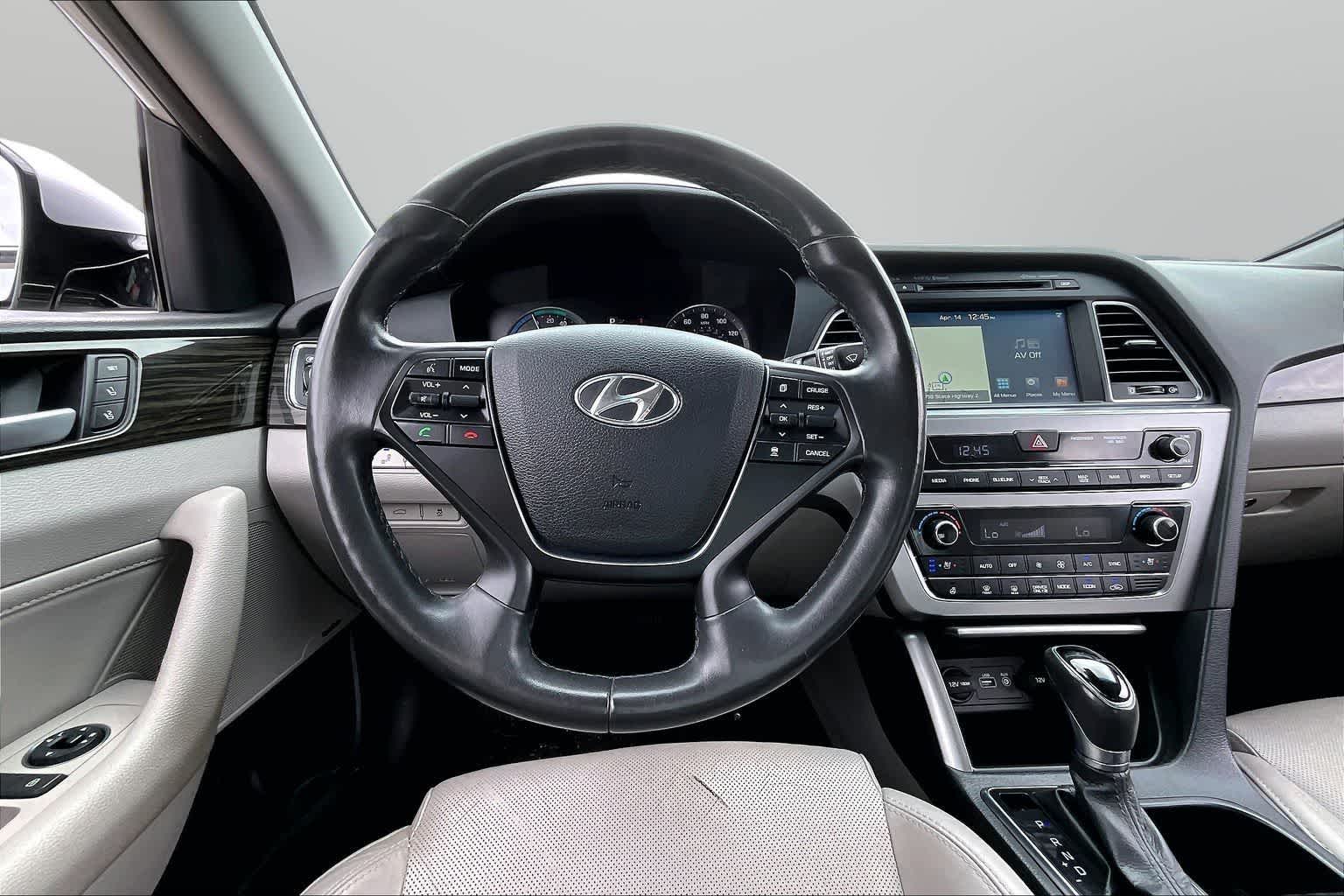 Thumbnail: 2016 Hyundai Sonata - 10