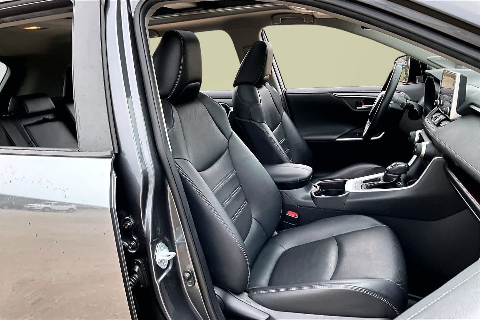 Thumbnail: 2019 Toyota RAV4 - 7