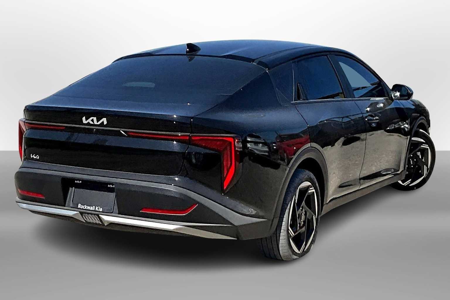 2025 Kia K4 EX photo 2