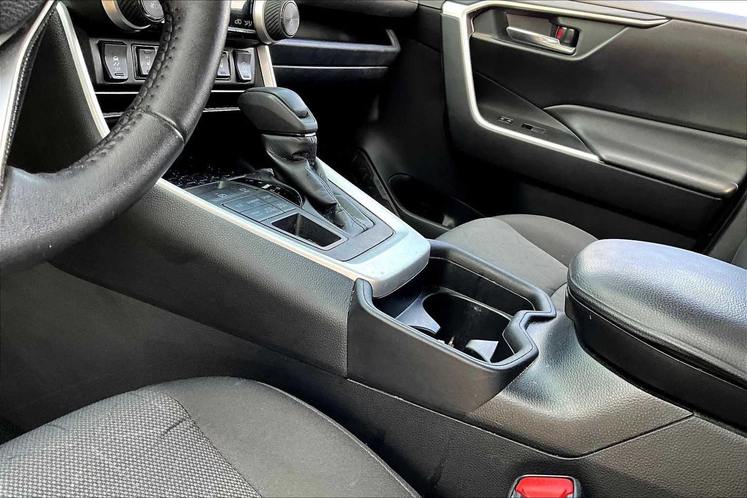 Thumbnail: 2020 Toyota RAV4 - 13