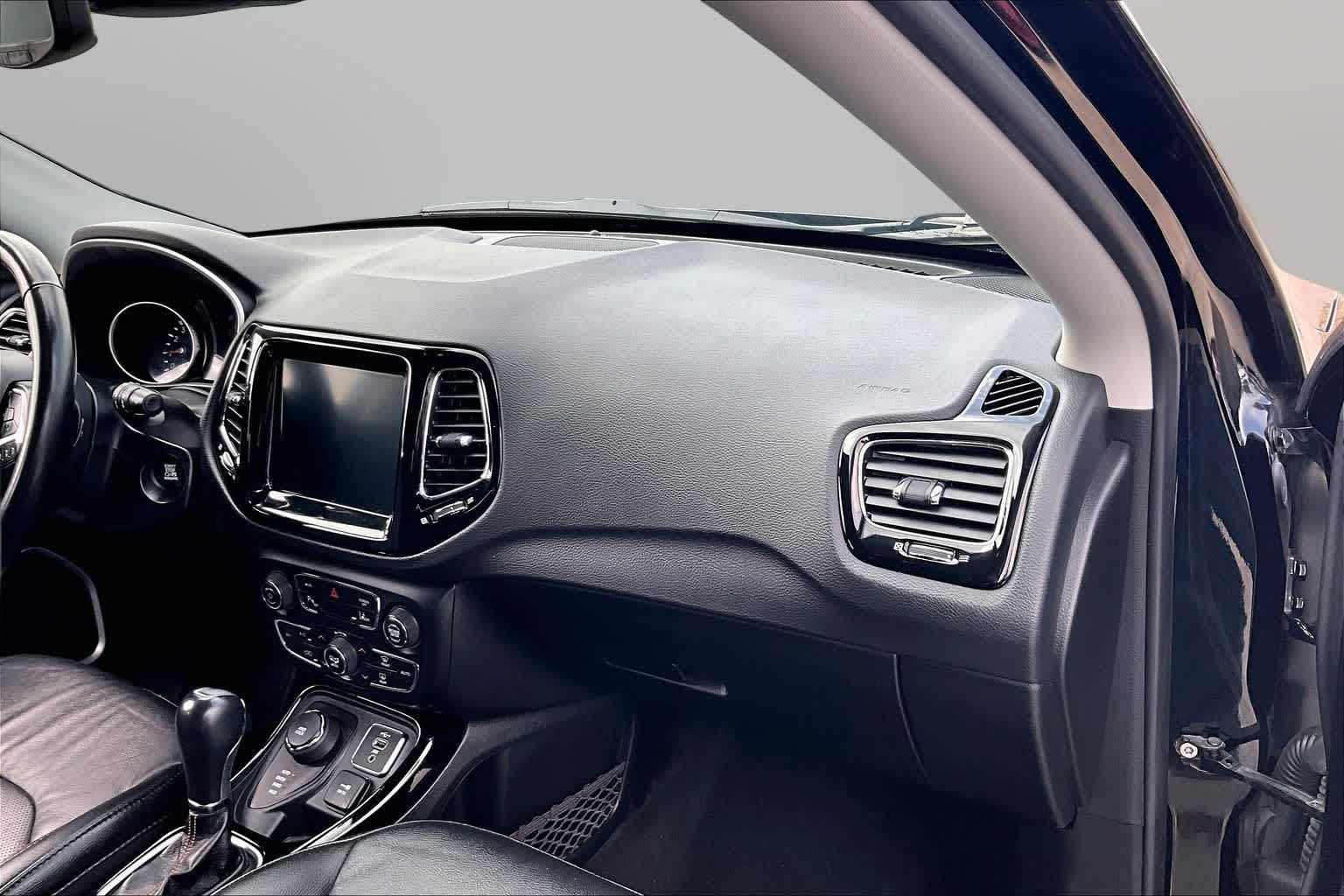 Thumbnail: 2021 Jeep Compass - 15