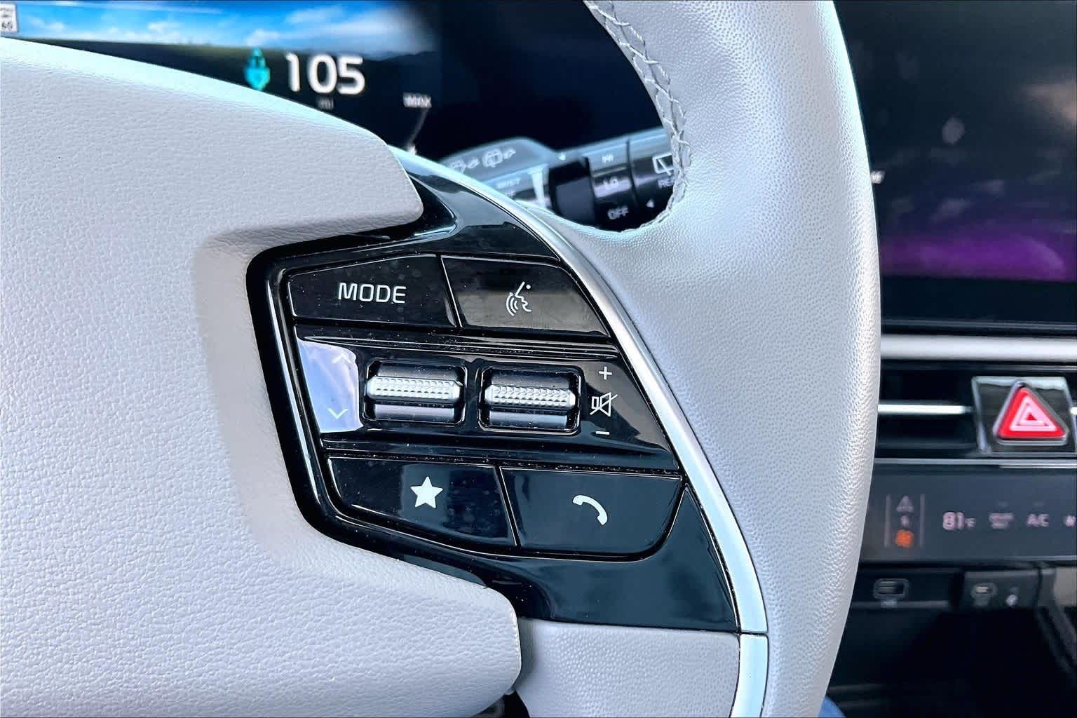 Thumbnail: 2023 Kia Niro - 18