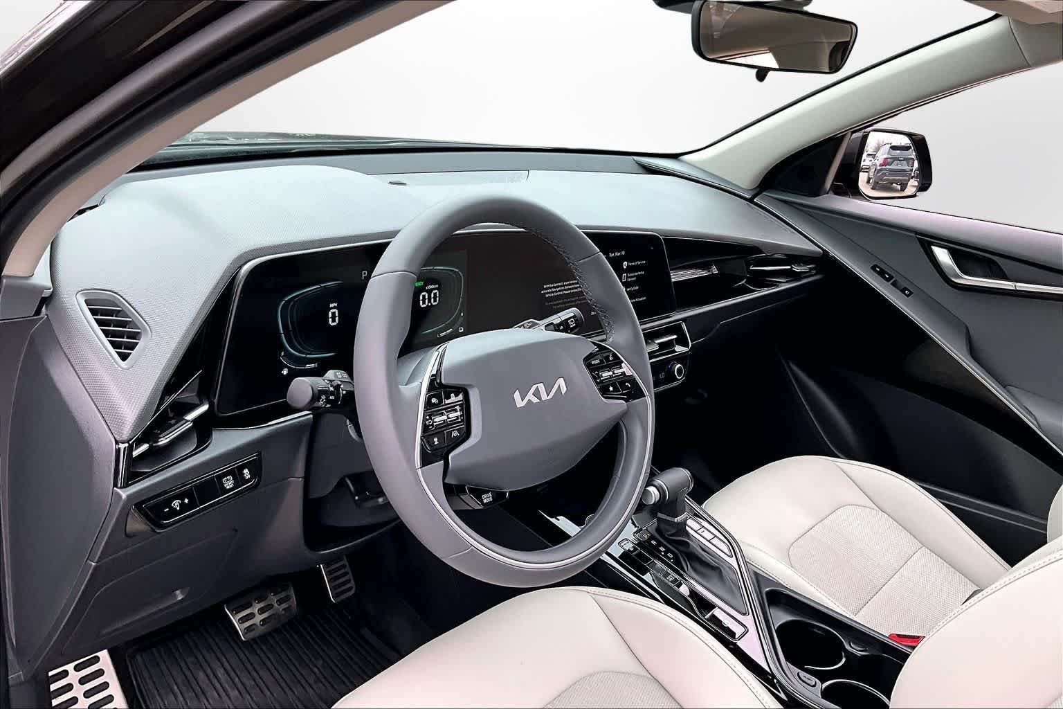 Thumbnail: 2025 Kia Niro - 11