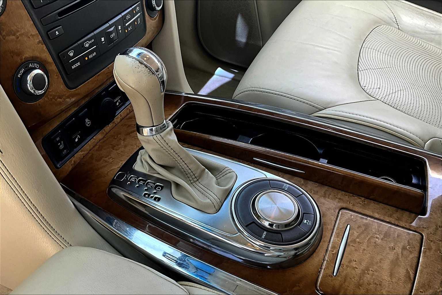 Thumbnail: 2013 INFINITI QX56 - 13