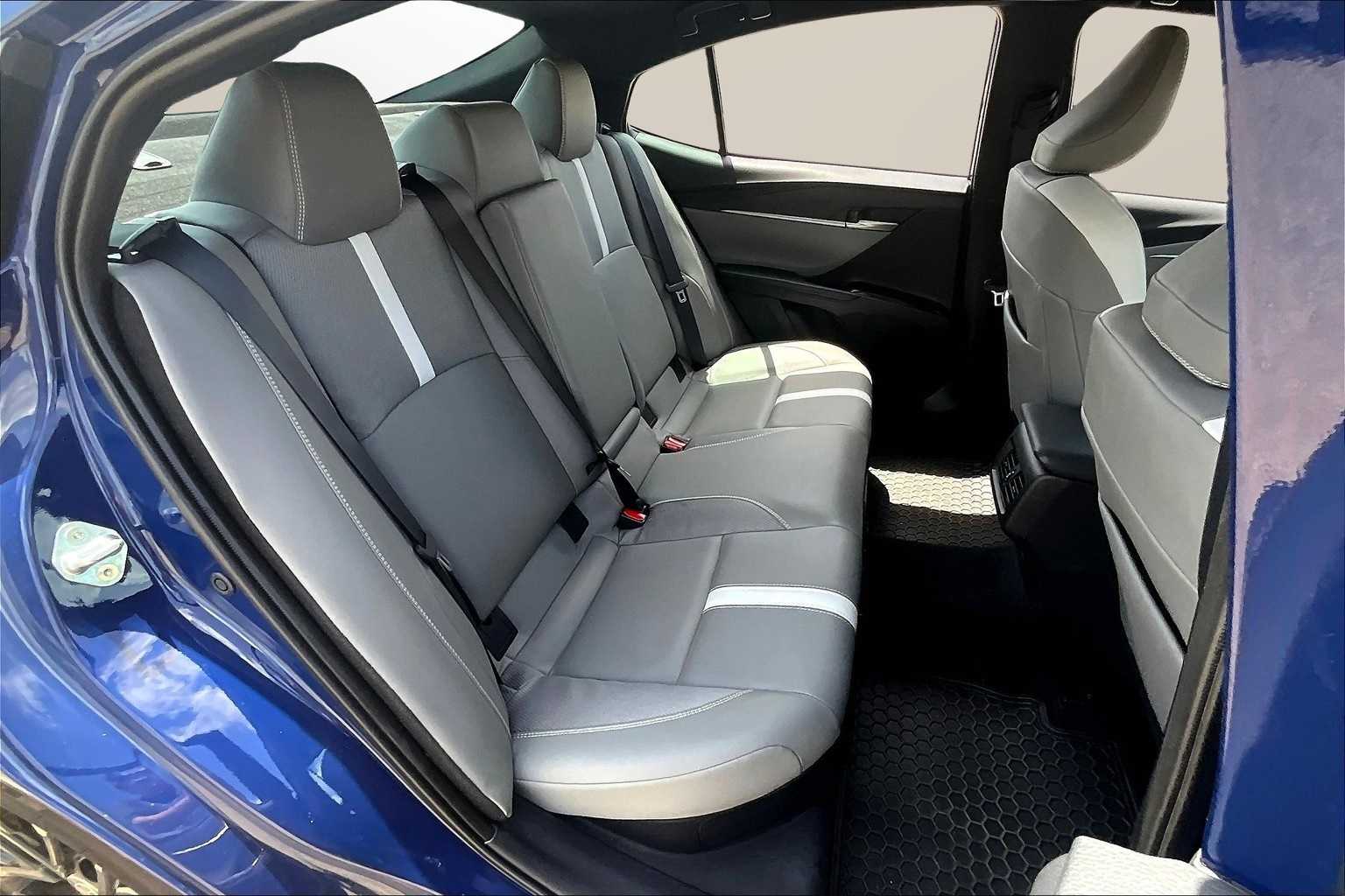 Thumbnail: 2025 Toyota Camry - 28