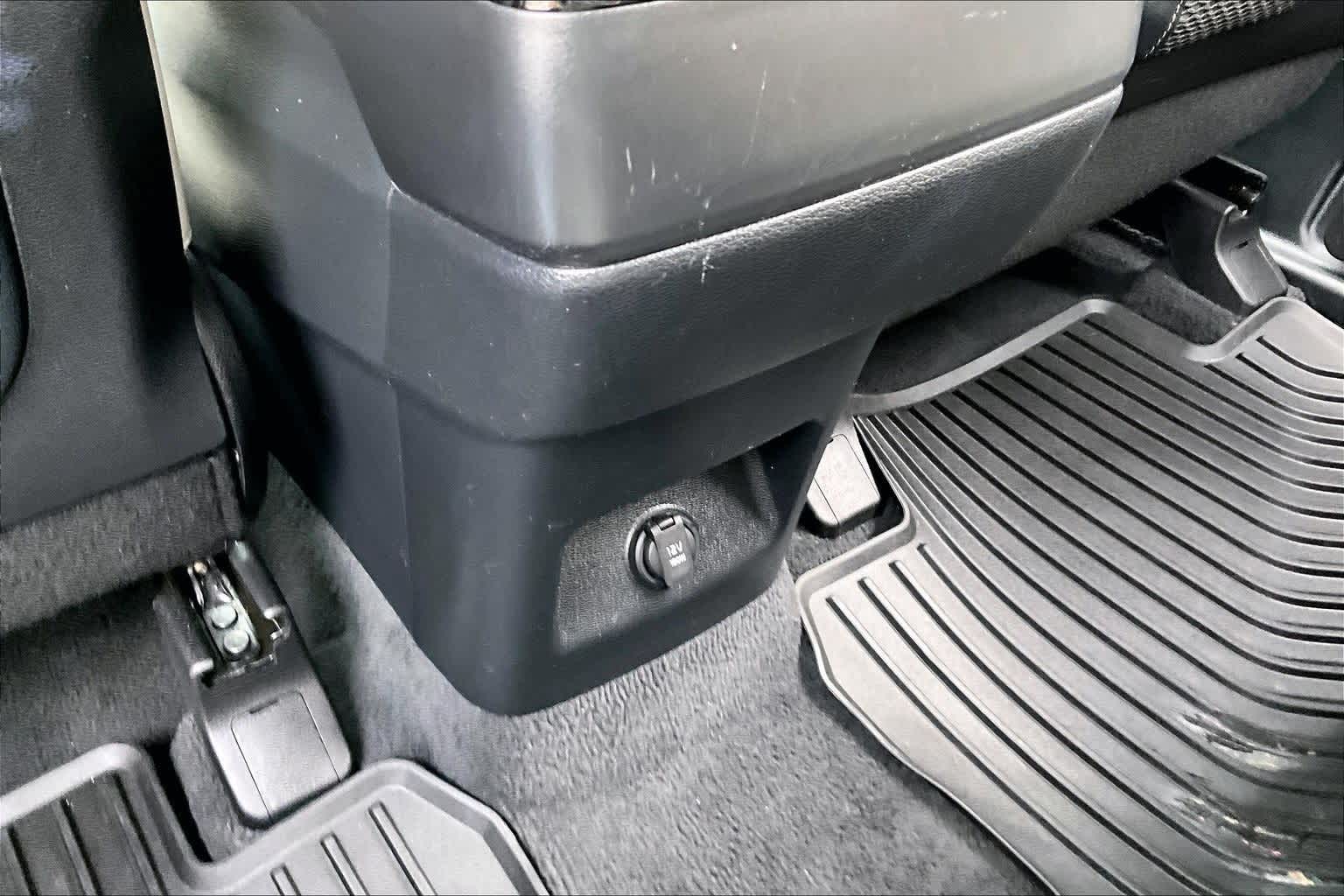 Thumbnail: 2022 Kia Telluride - 22