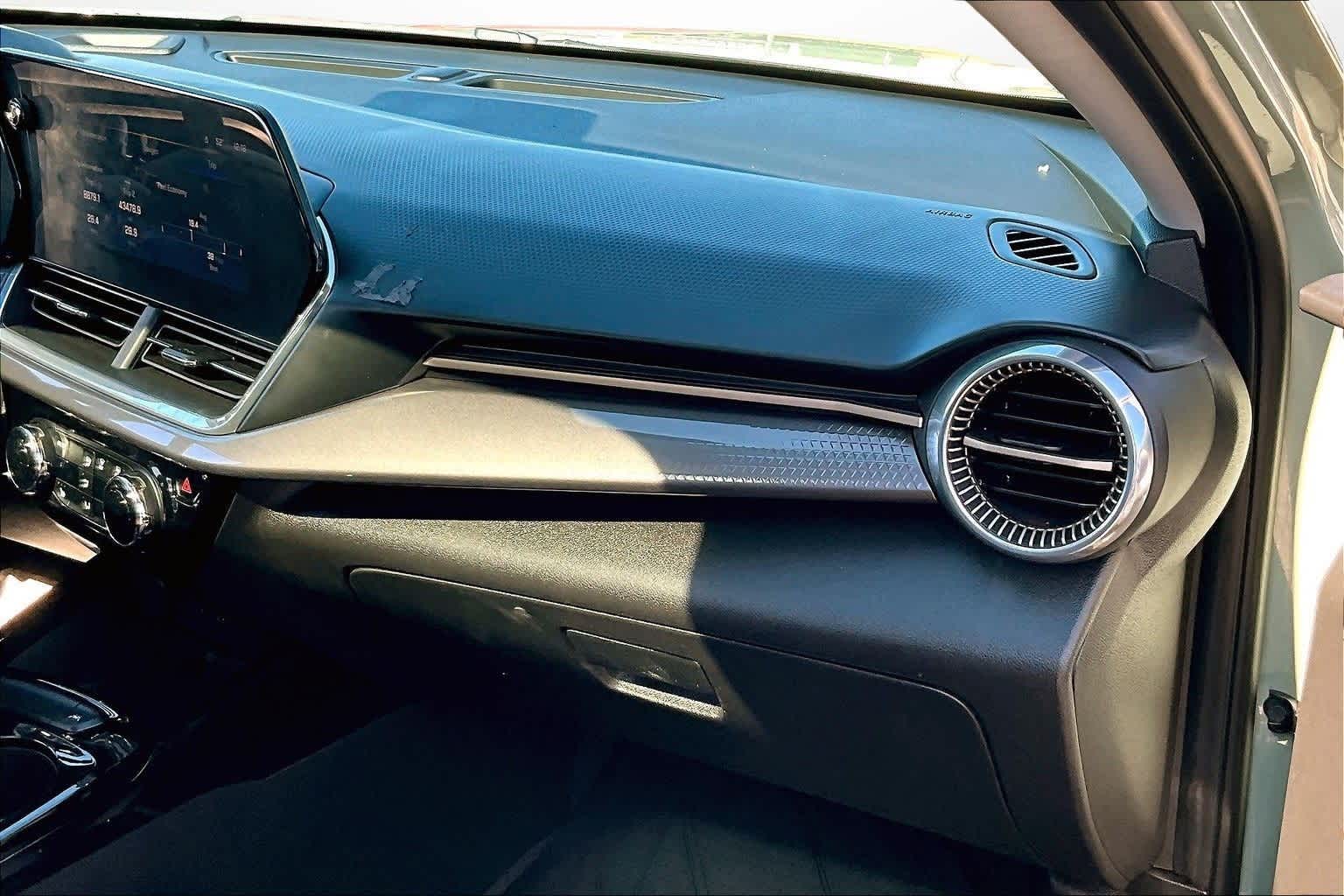 Thumbnail: 2024 Chevrolet Trax - 15