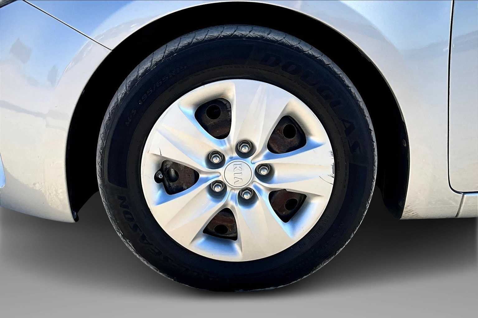 Thumbnail: 2018 Kia Forte - 8