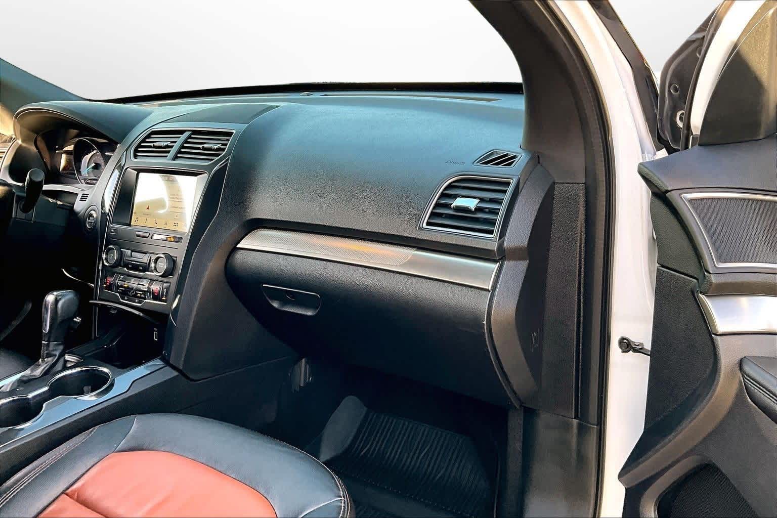 Thumbnail: 2019 Ford Explorer - 15