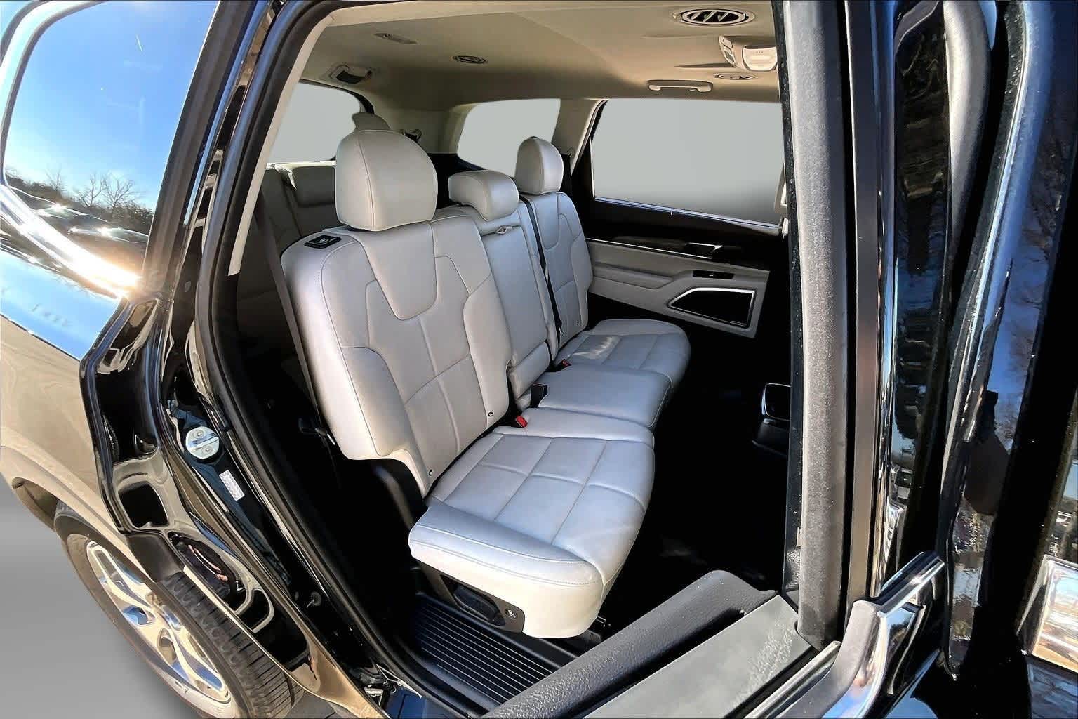 Thumbnail: 2020 Kia Telluride - 26