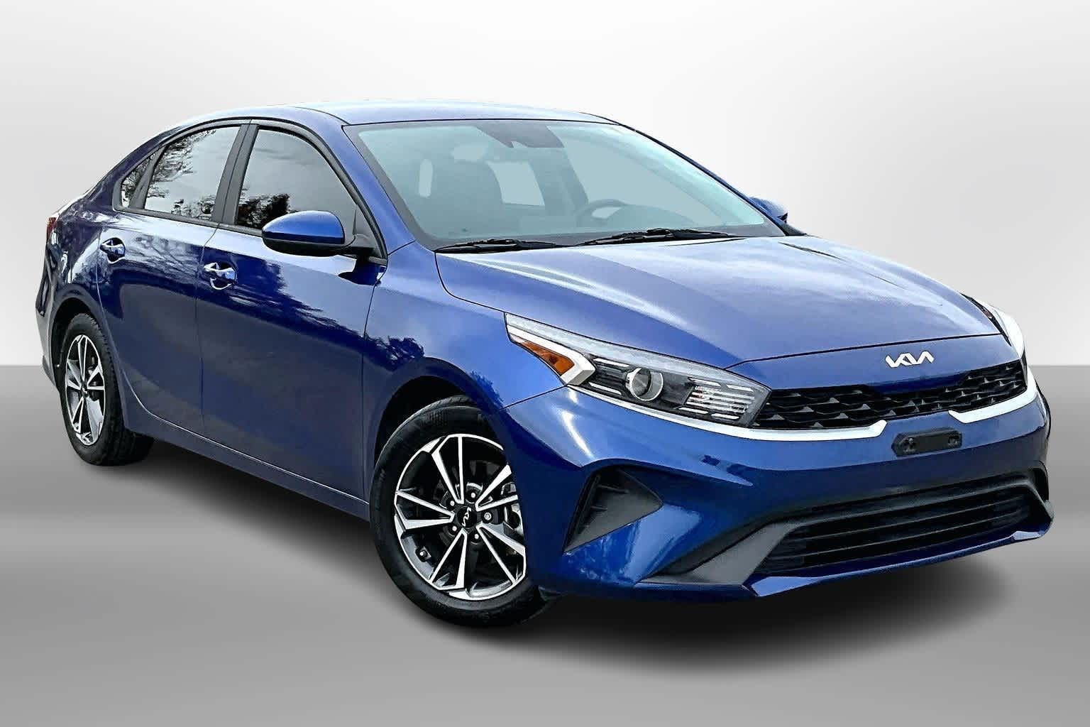 Thumbnail: 2022 Kia Forte - 9