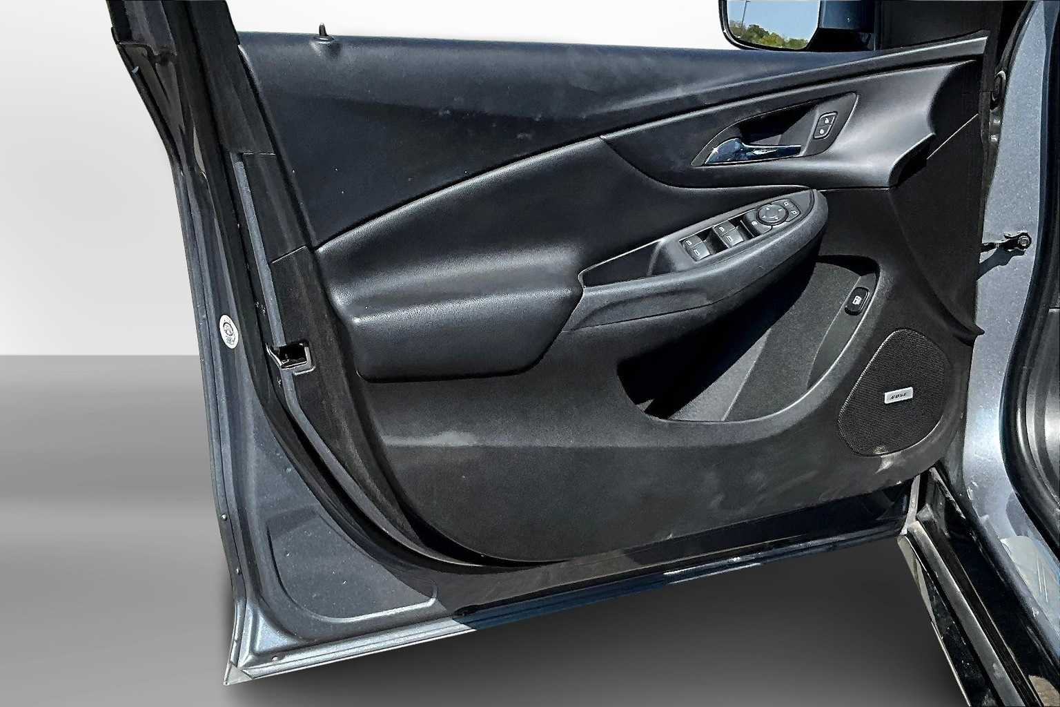 Thumbnail: 2018 Chevrolet Volt - 17