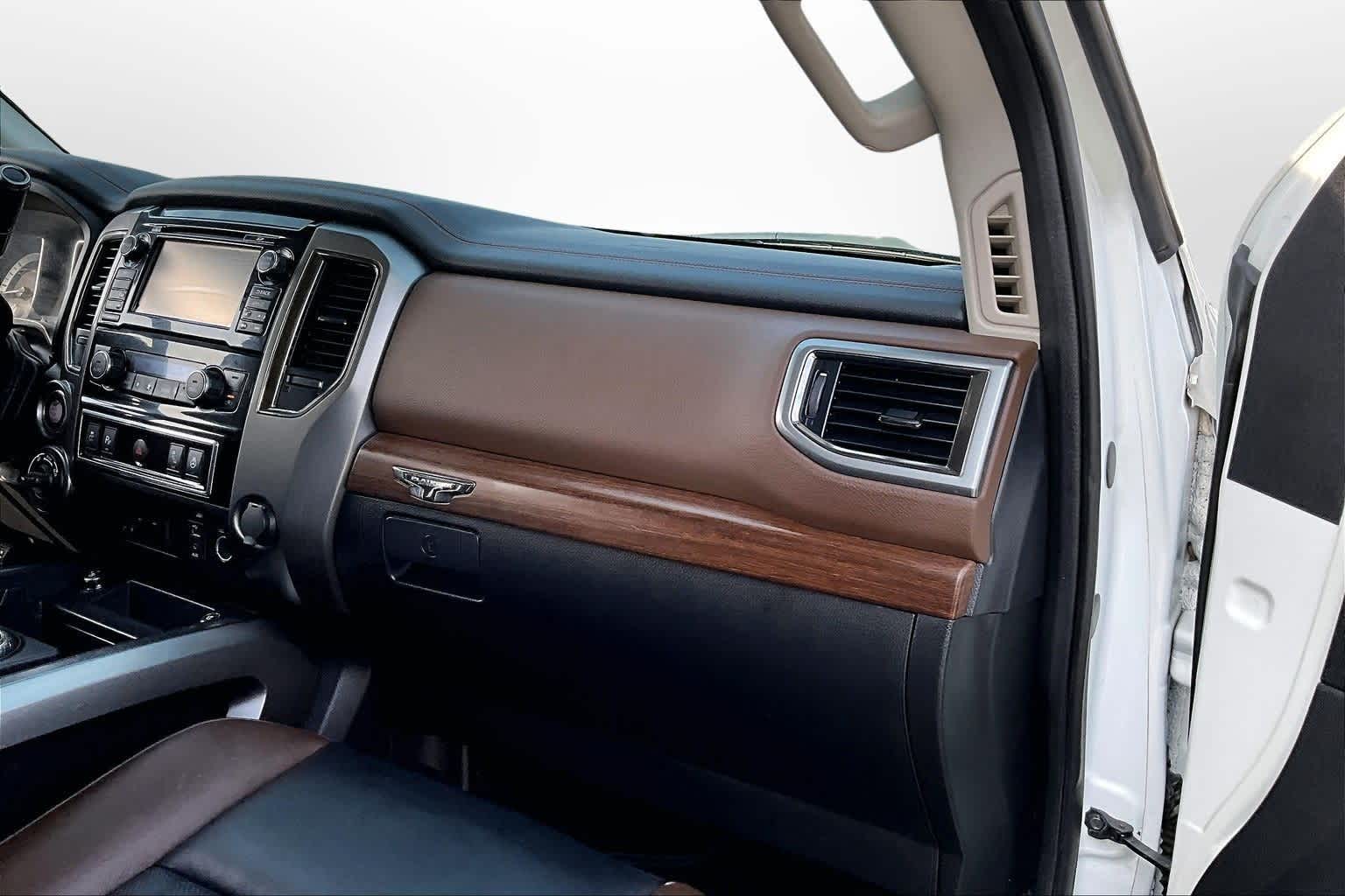 Thumbnail: 2018 Nissan Titan - 15