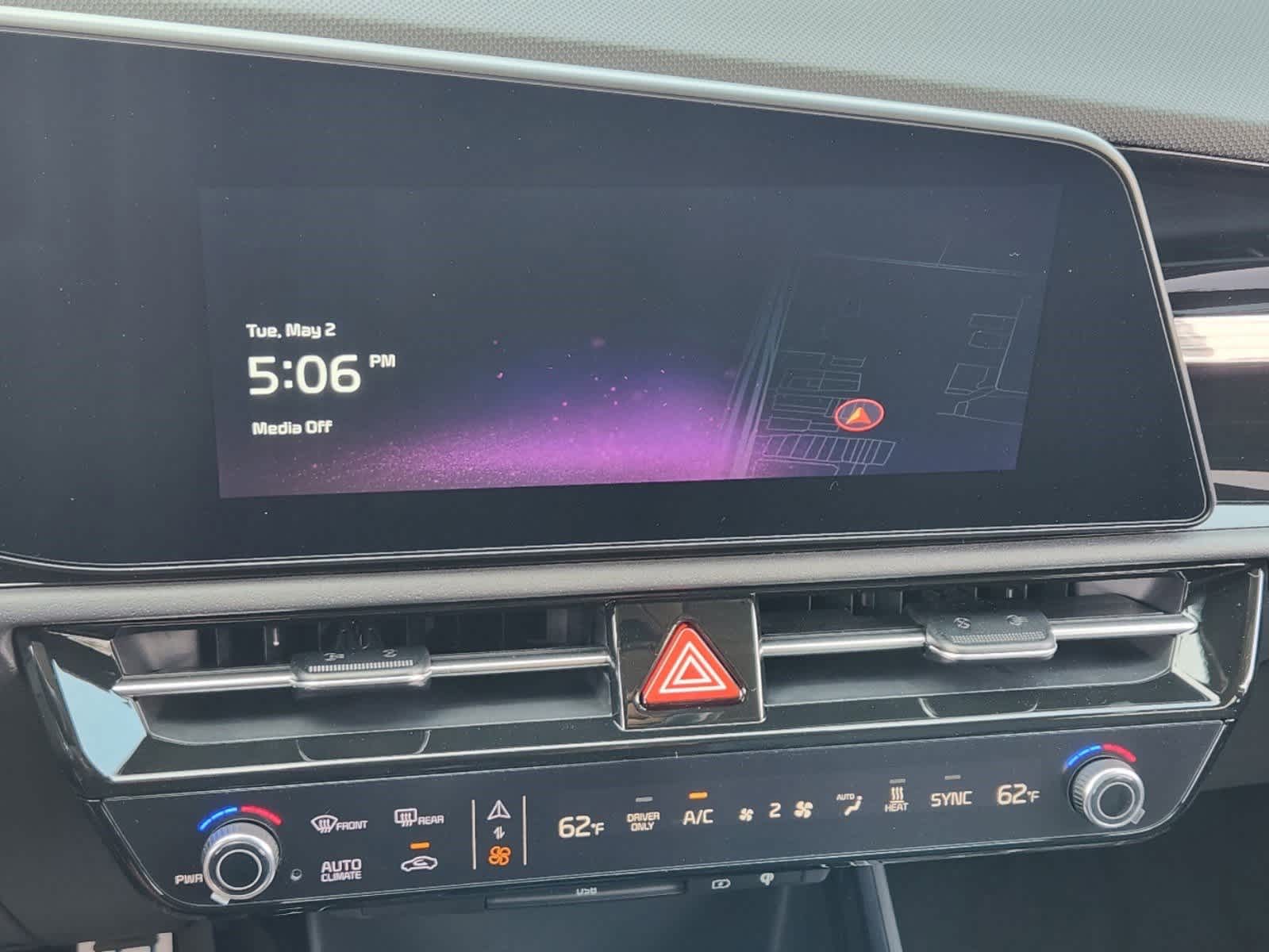 Thumbnail: 2023 Kia Niro - 16