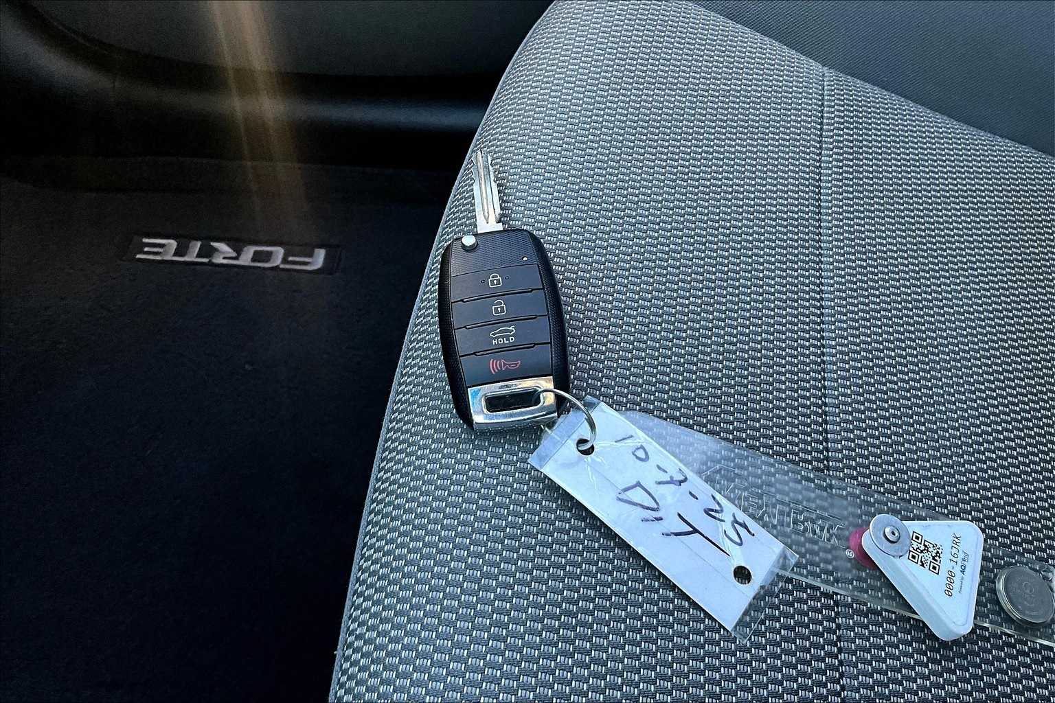 Thumbnail: 2018 Kia Forte - 9