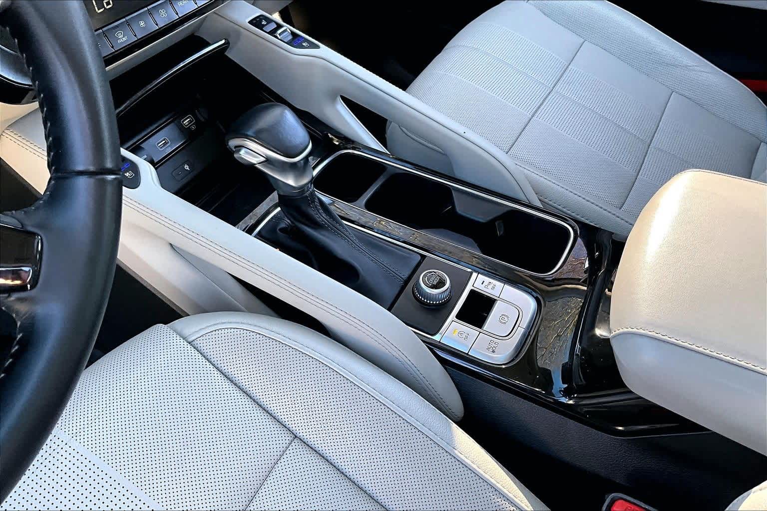 Thumbnail: 2020 Kia Telluride - 13