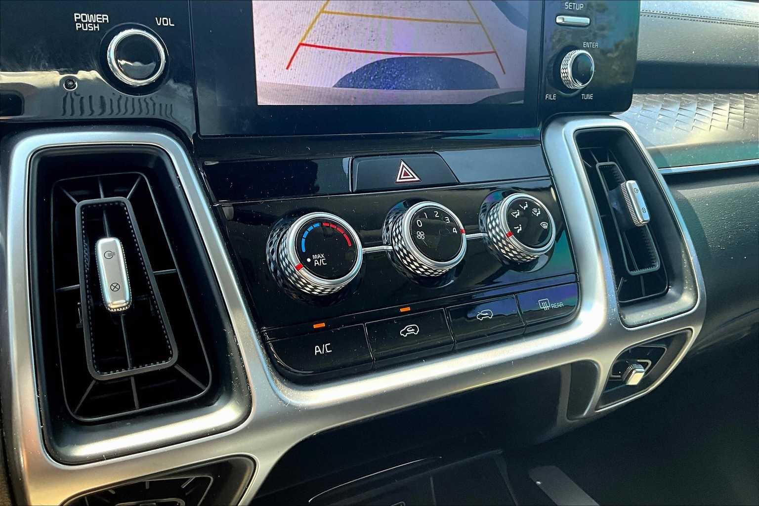 Thumbnail: 2022 Kia Sorento - 24