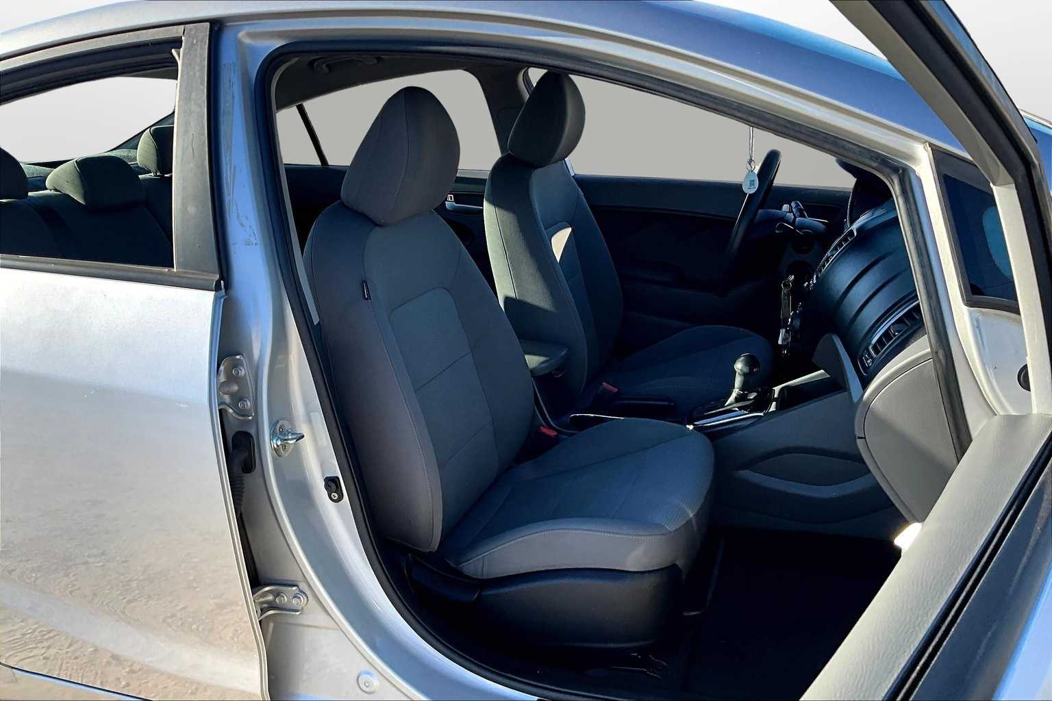 Thumbnail: 2018 Kia Forte - 7