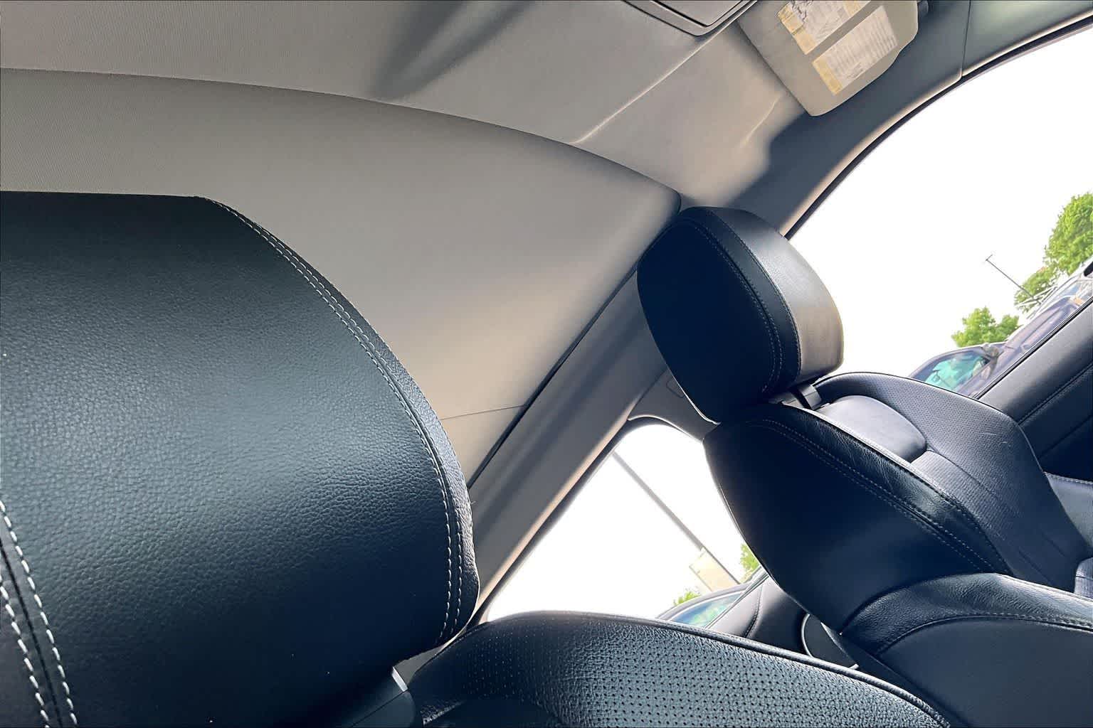 Thumbnail: 2019 Land Rover Range Rover Evoque - 15