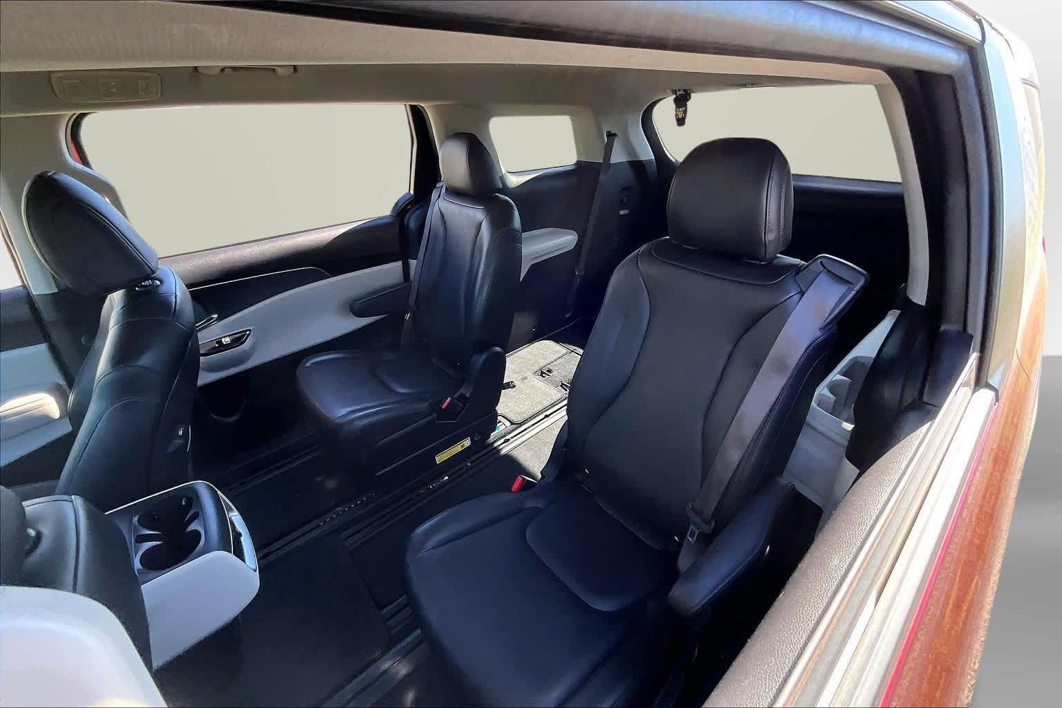 Thumbnail: 2024 Kia Carnival - 27