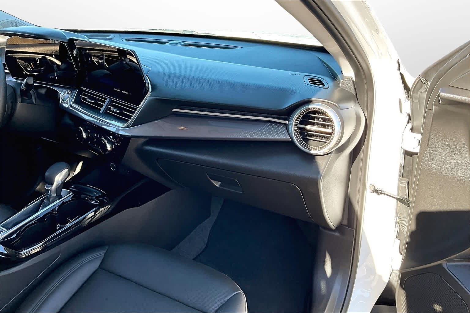 Thumbnail: 2025 Chevrolet Trax - 15