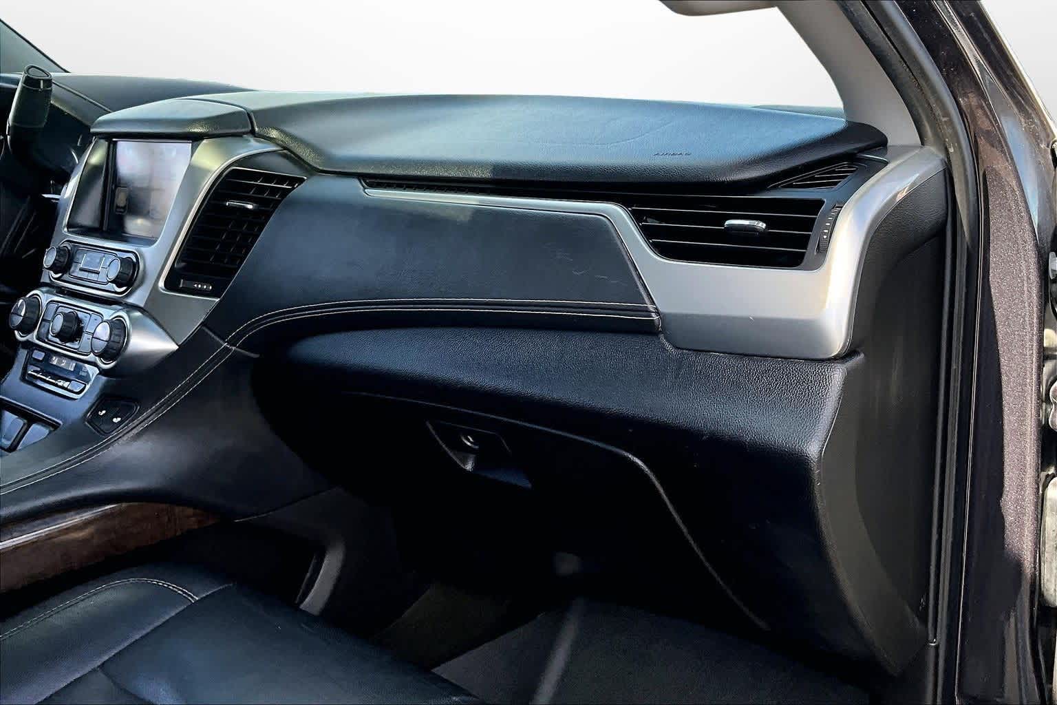 Thumbnail: 2016 Chevrolet Suburban - 15