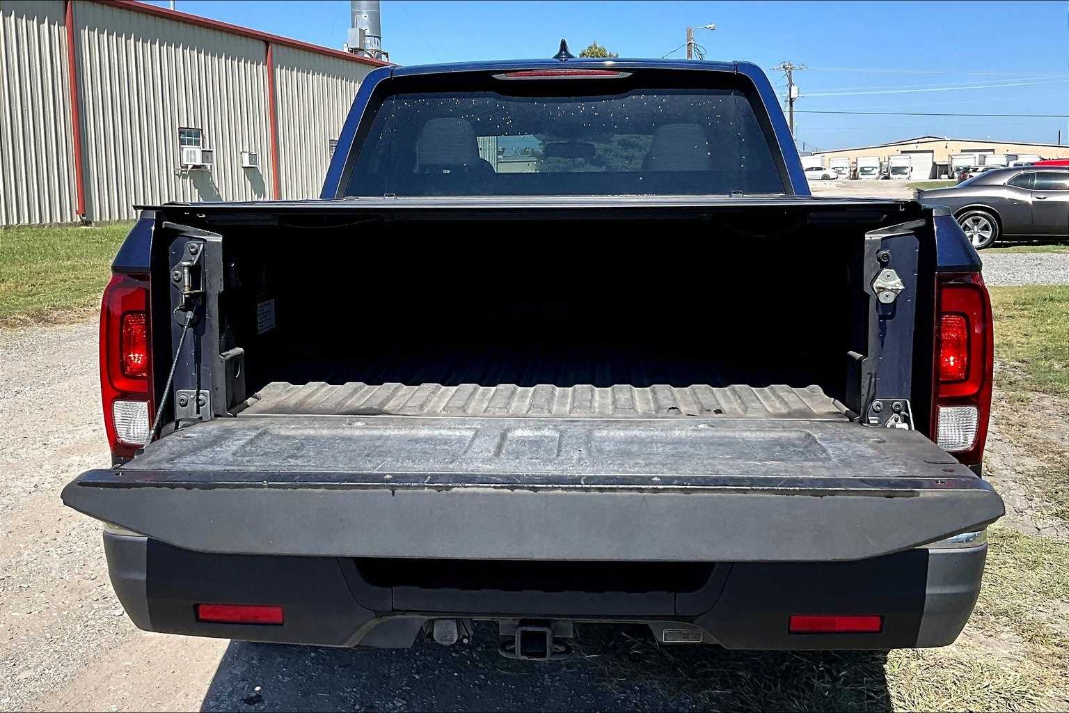 Thumbnail: 2017 Honda Ridgeline - 29