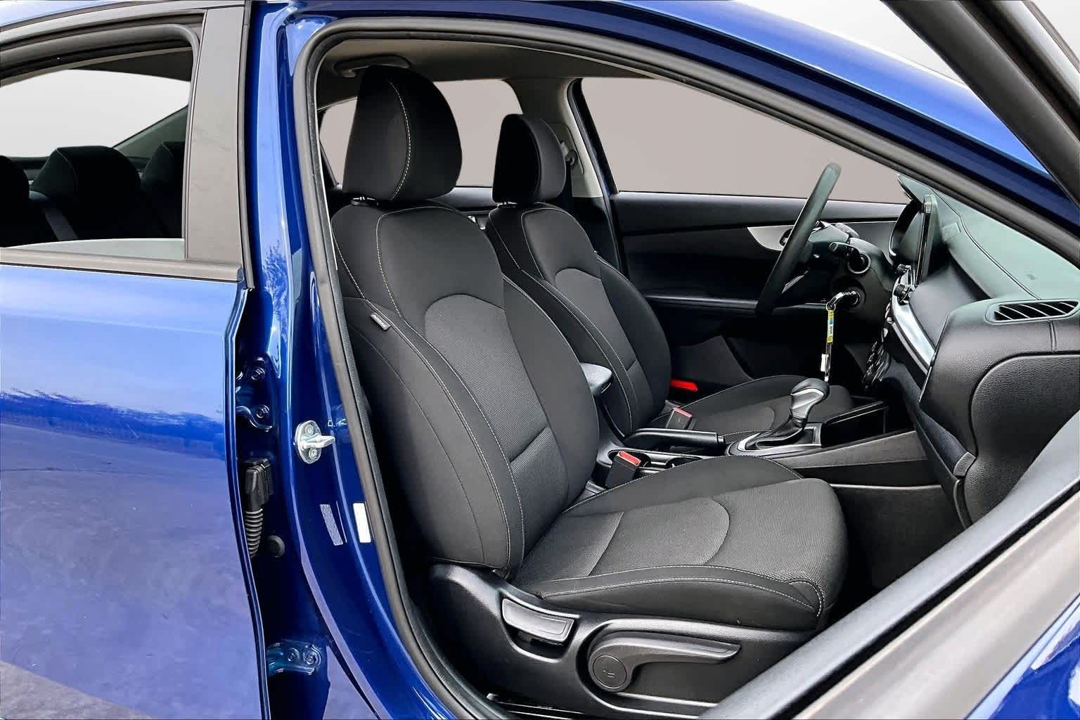 Thumbnail: 2022 Kia Forte - 7