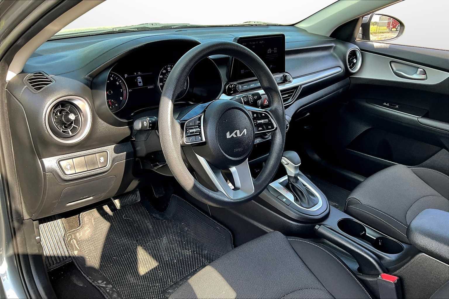 Thumbnail: 2023 Kia Forte - 12