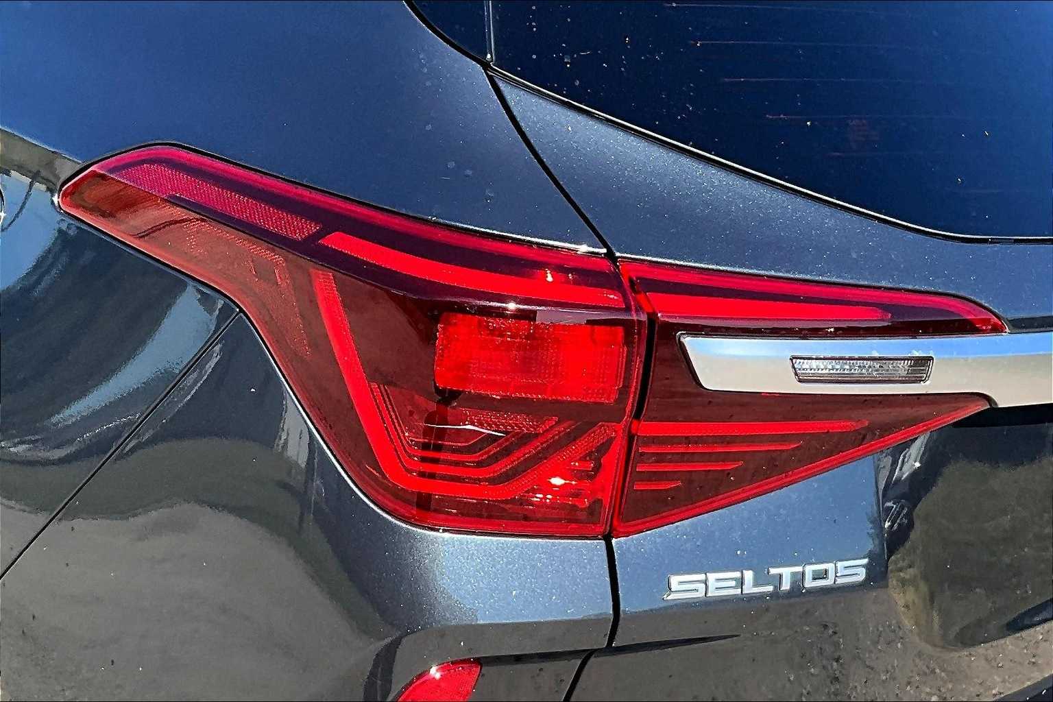 Thumbnail: 2023 Kia Seltos - 31