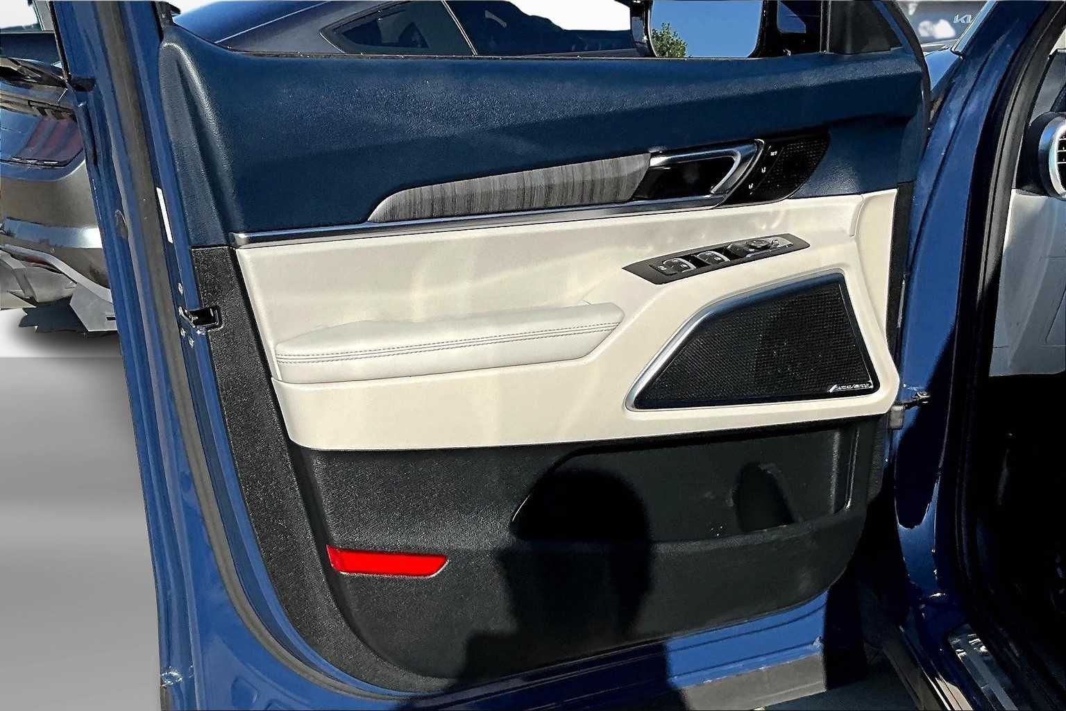 Thumbnail: 2024 Kia Telluride - 17