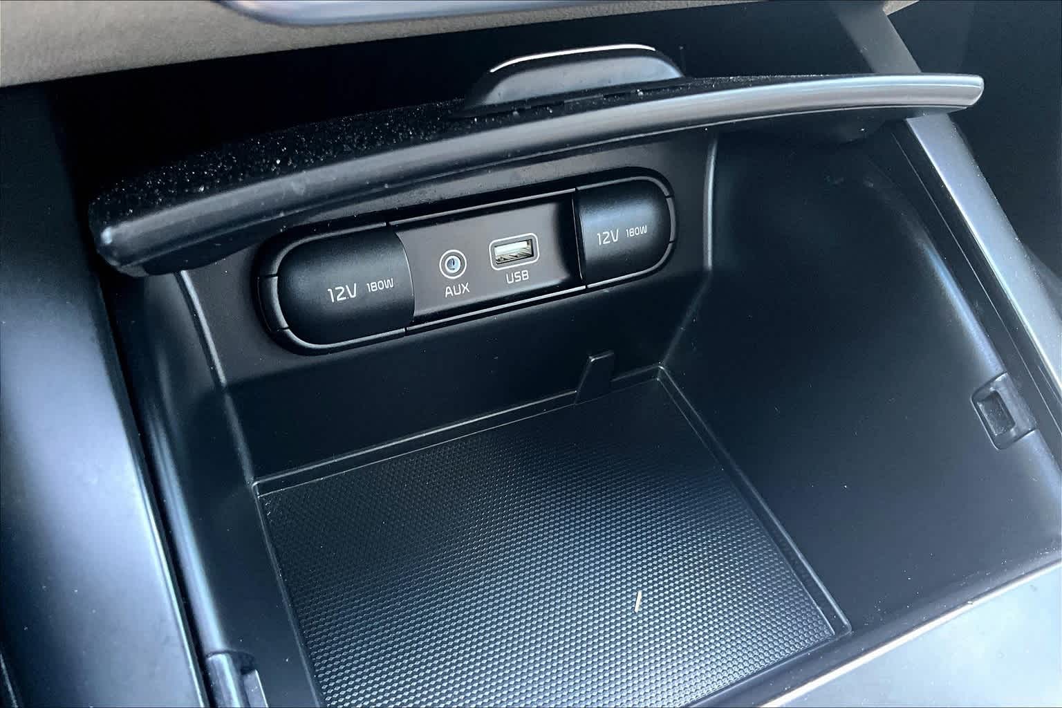 Thumbnail: 2020 Kia Sorento - 25