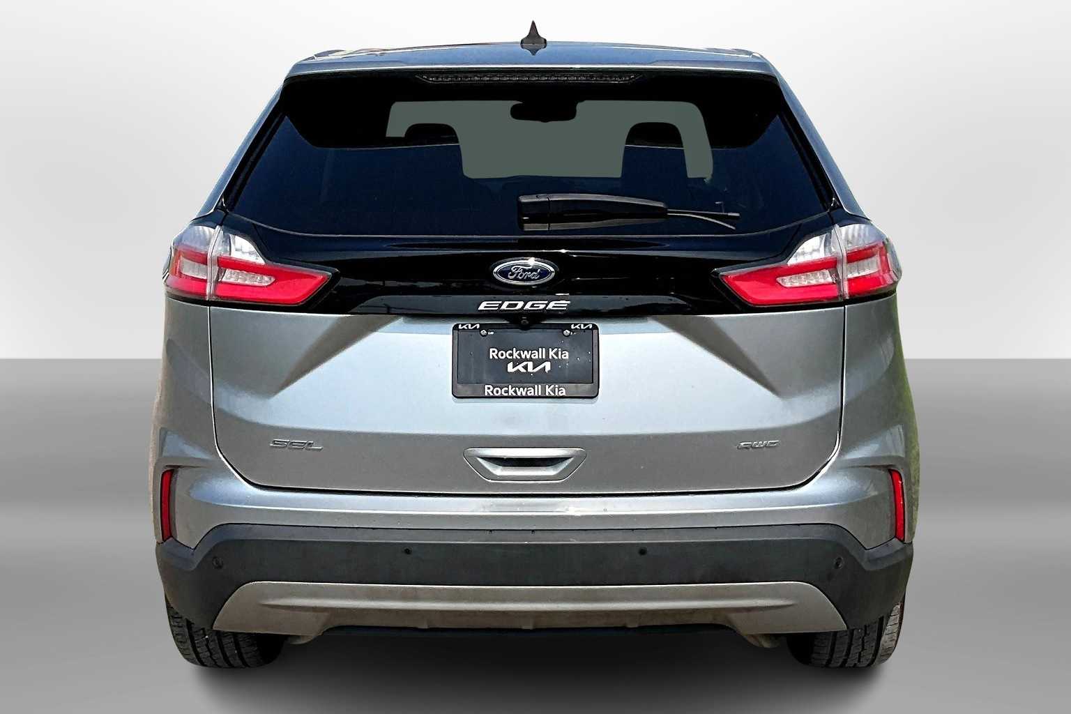 2022 Ford Edge SEL photo 4