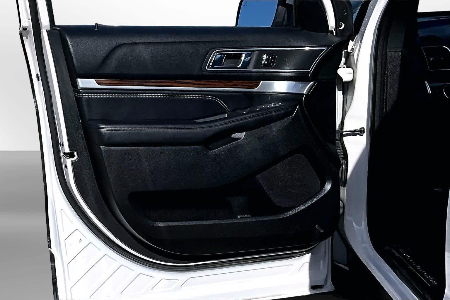 Thumbnail: 2017 Ford Explorer - 17