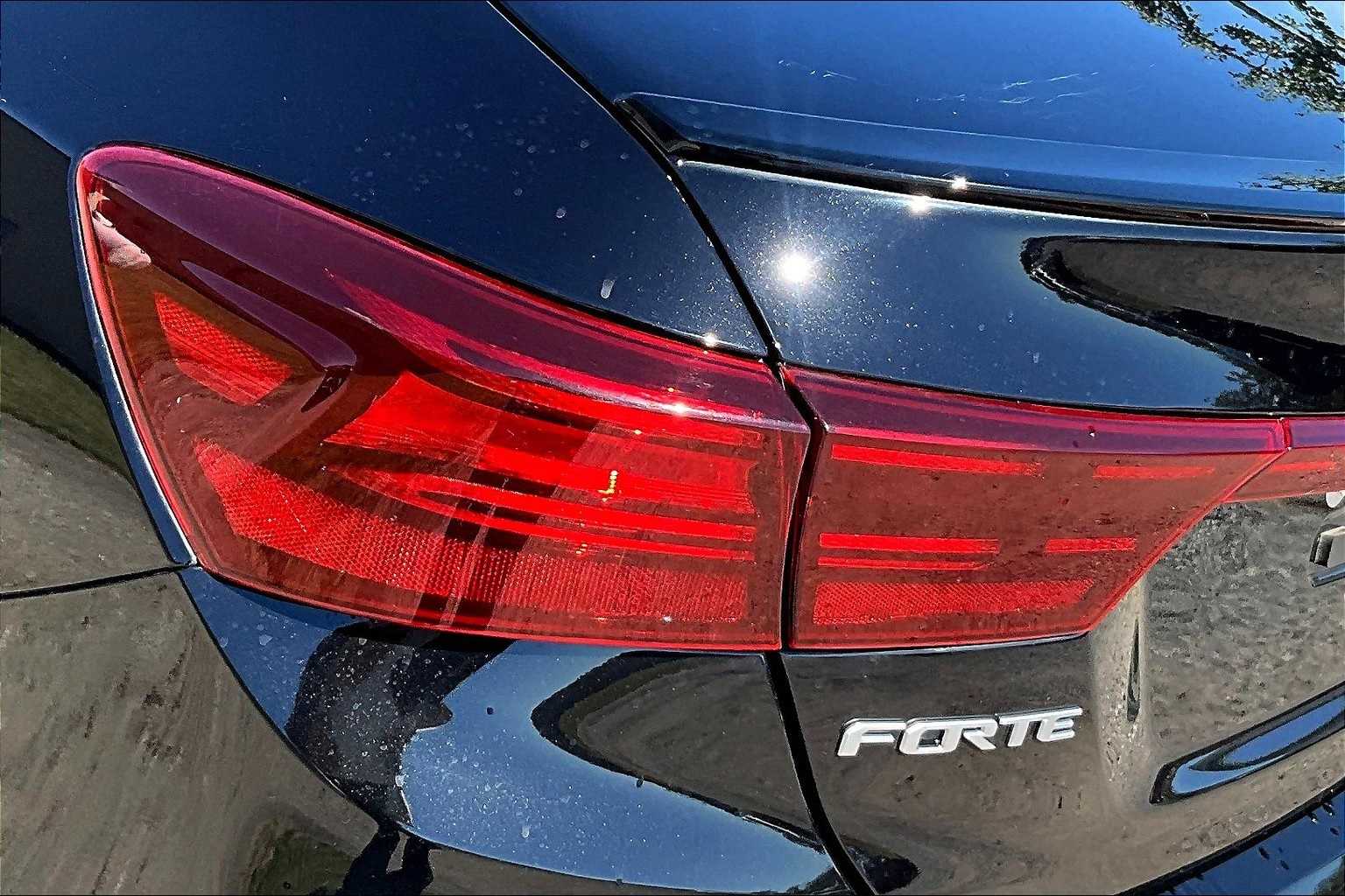 Thumbnail: 2022 Kia Forte - 30