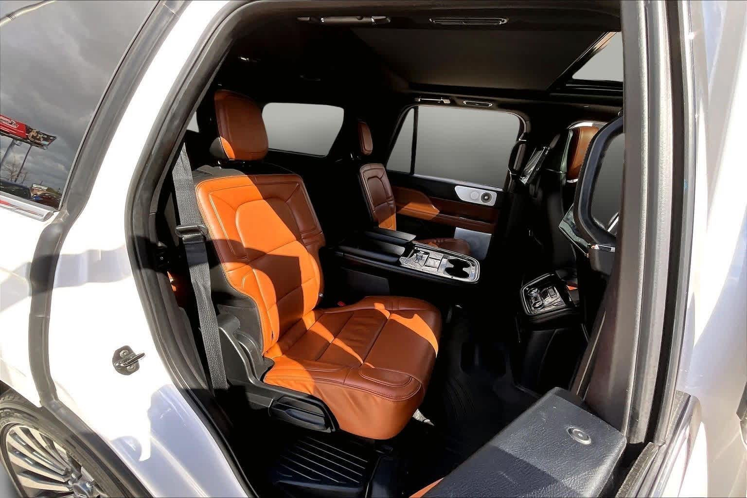 Thumbnail: 2018 Lincoln Navigator - 26