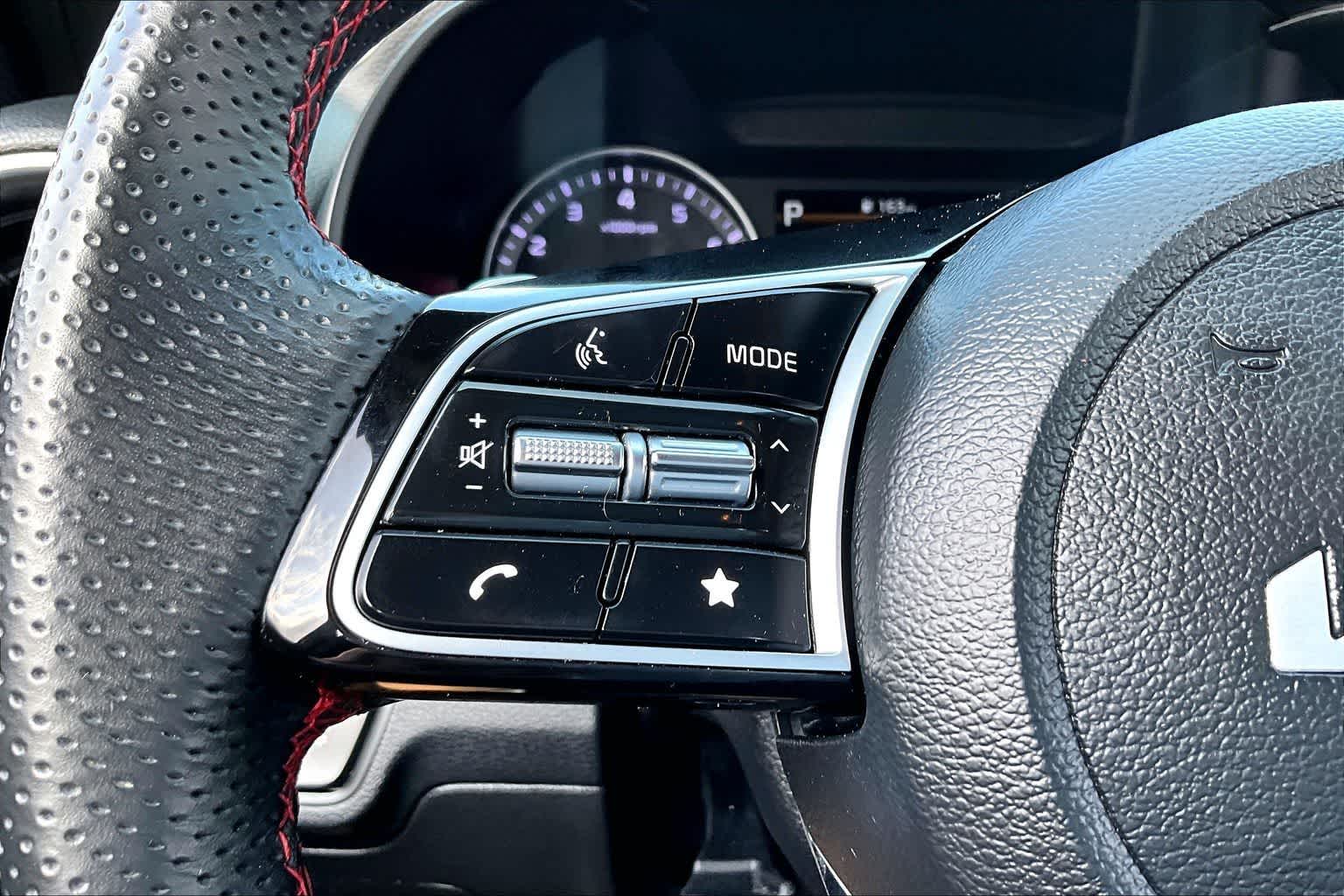 Thumbnail: 2023 Kia Forte - 17