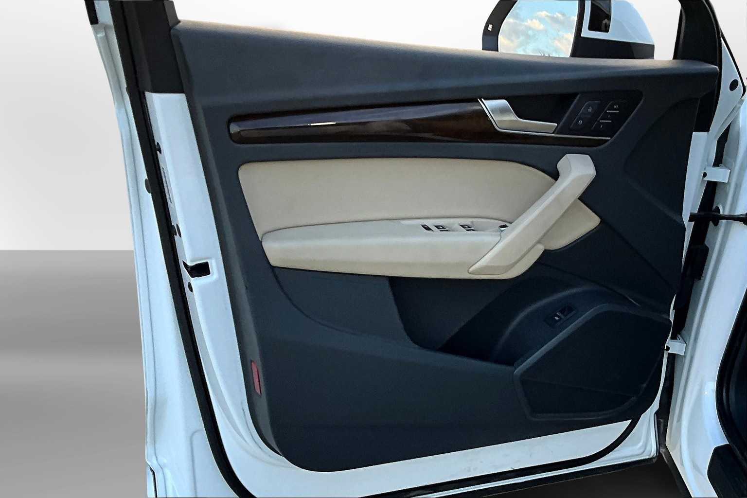 Thumbnail: 2019 Audi Q5 - 17