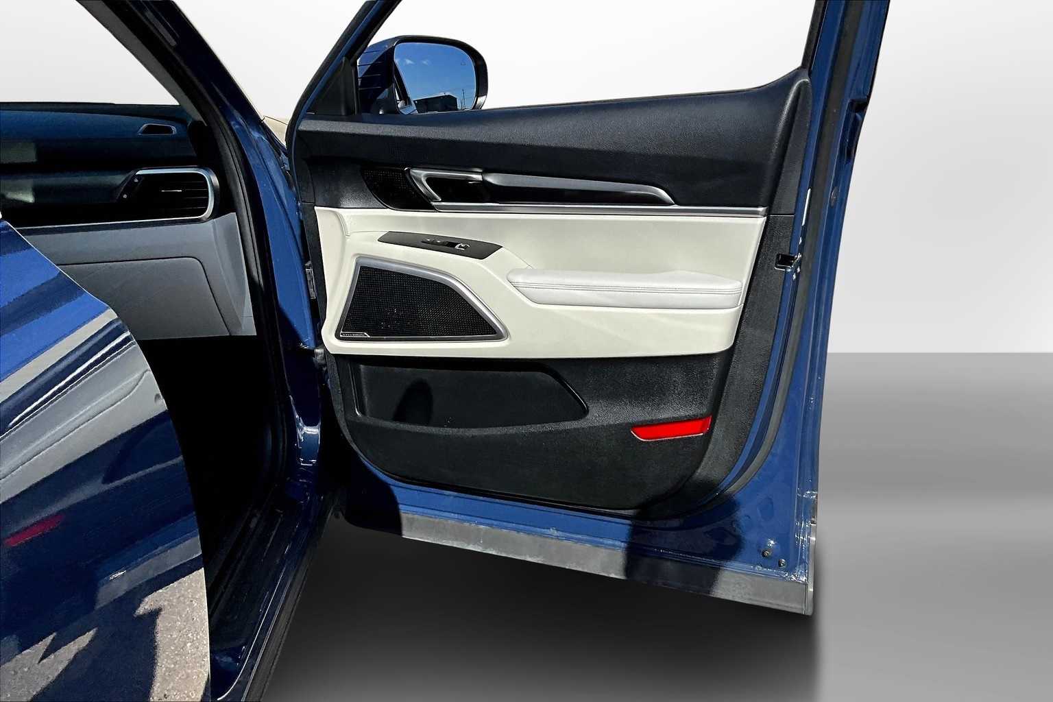 Thumbnail: 2024 Kia Telluride - 16