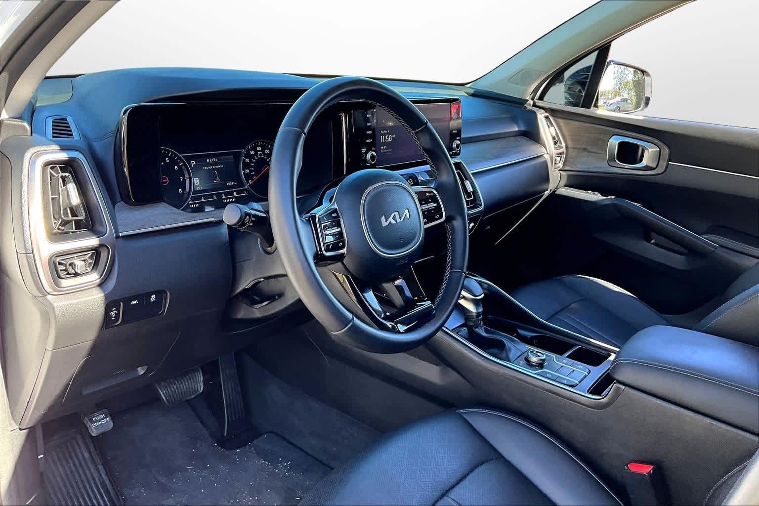 Thumbnail: 2023 Kia Sorento - 12