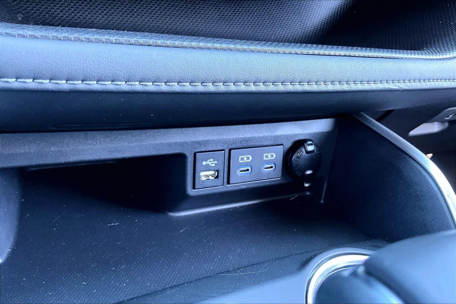 Thumbnail: 2022 Toyota Highlander - 19