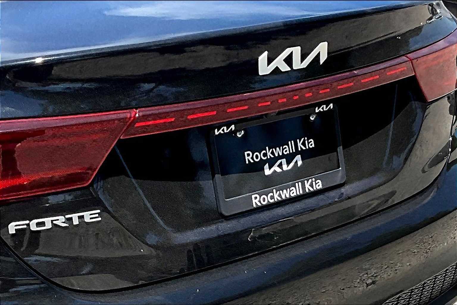 Thumbnail: 2022 Kia Forte - 30