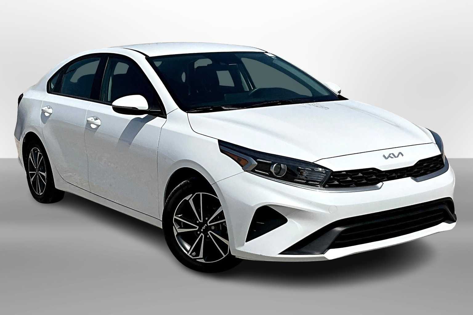 Thumbnail: 2022 Kia Forte - 10
