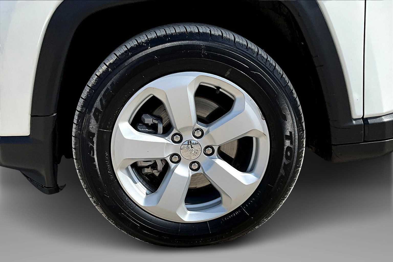 Thumbnail: 2020 Jeep Compass - 8