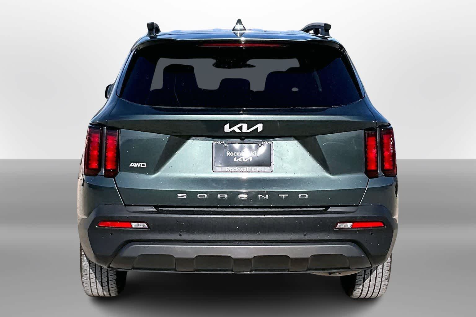Thumbnail: 2022 Kia Sorento - 4